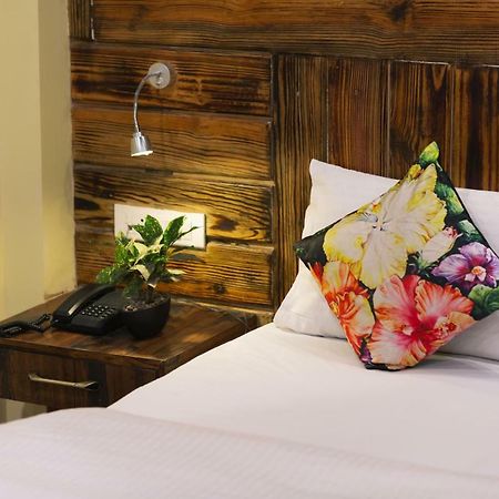 Nirvana Lodge And Lounge Массури Экстерьер фото