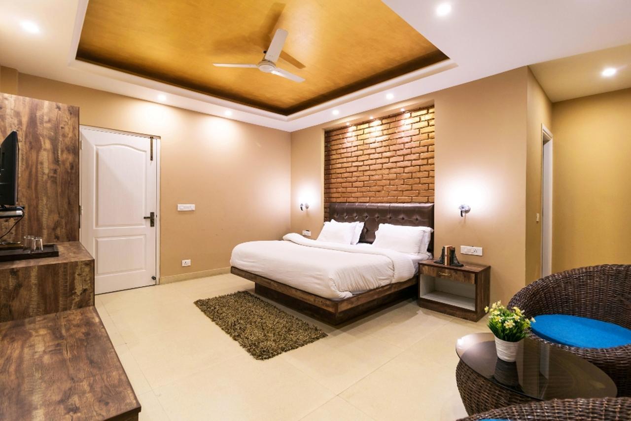 Nirvana Lodge And Lounge Массури Экстерьер фото