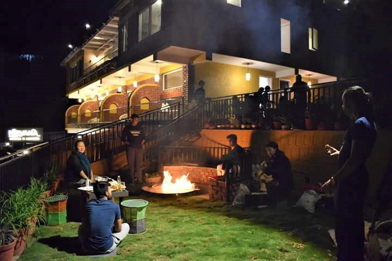 Nirvana Lodge And Lounge Массури Экстерьер фото