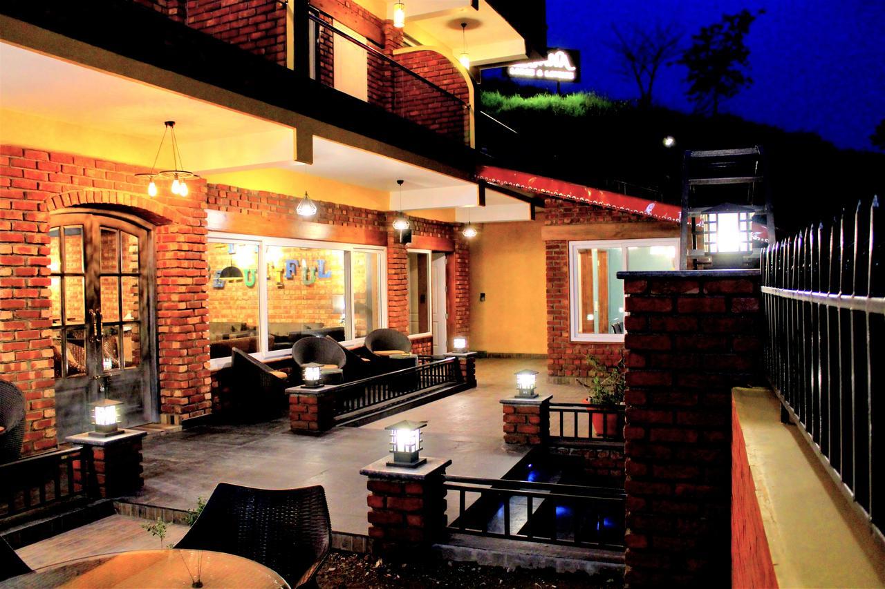 Nirvana Lodge And Lounge Массури Экстерьер фото