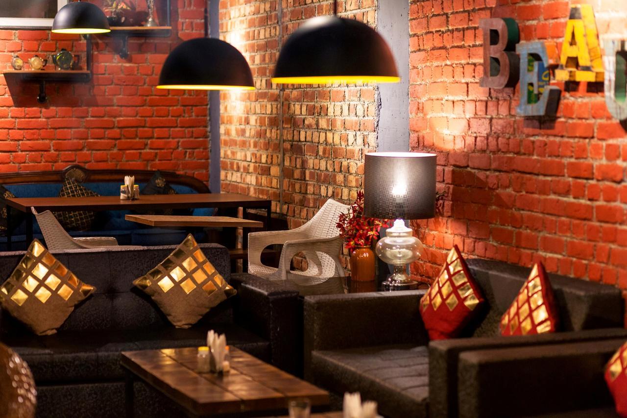 Nirvana Lodge And Lounge Массури Экстерьер фото