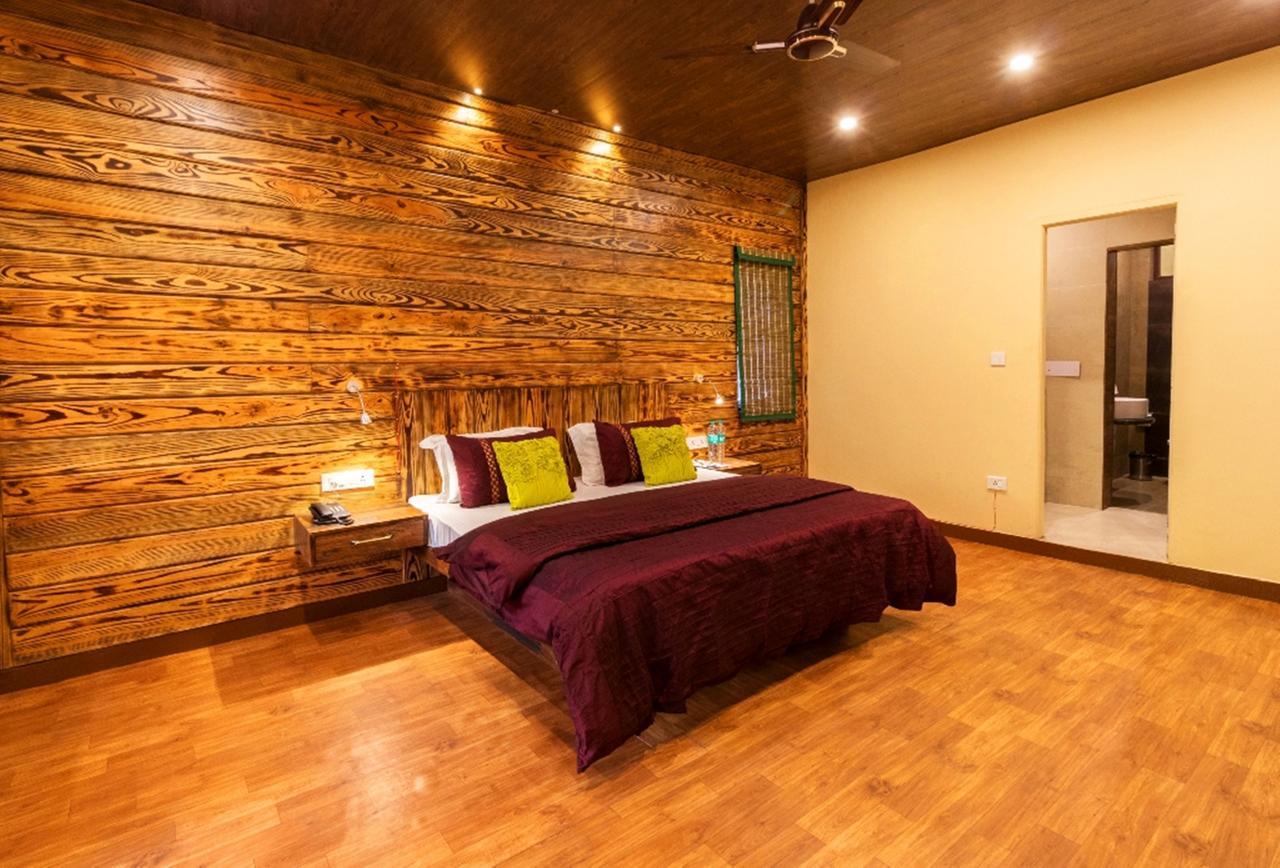 Nirvana Lodge And Lounge Массури Экстерьер фото