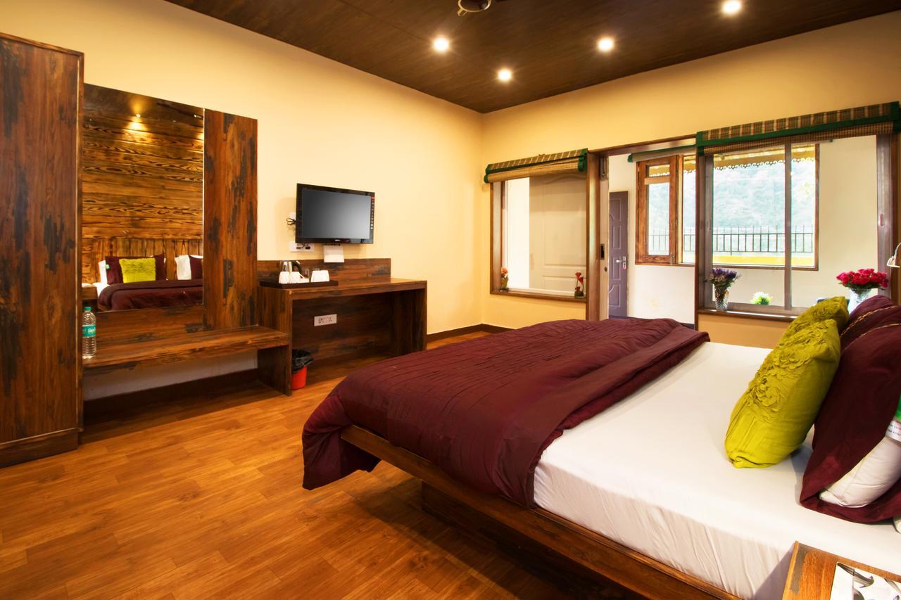 Nirvana Lodge And Lounge Массури Экстерьер фото