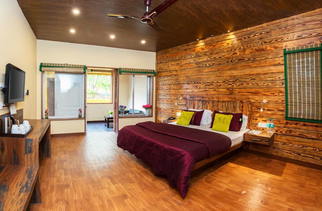 Nirvana Lodge And Lounge Массури Экстерьер фото