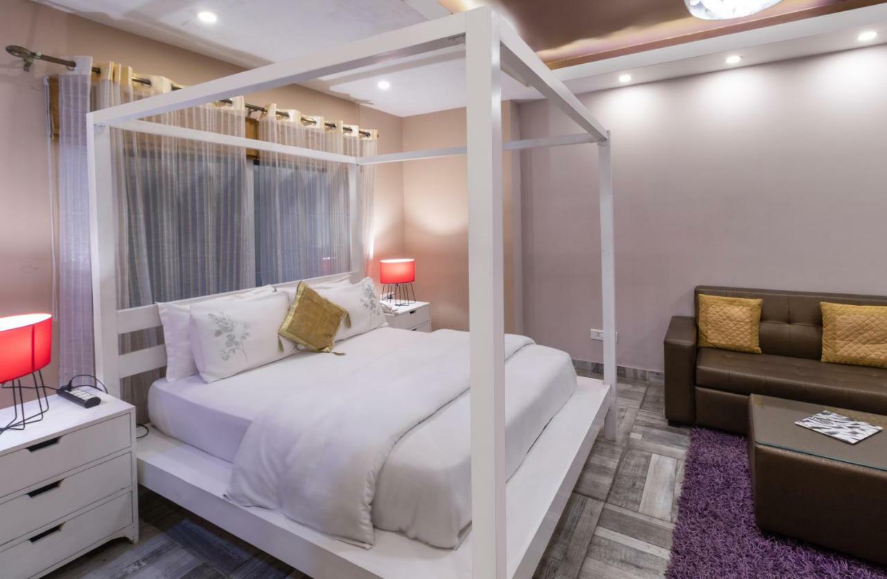 Nirvana Lodge And Lounge Массури Экстерьер фото