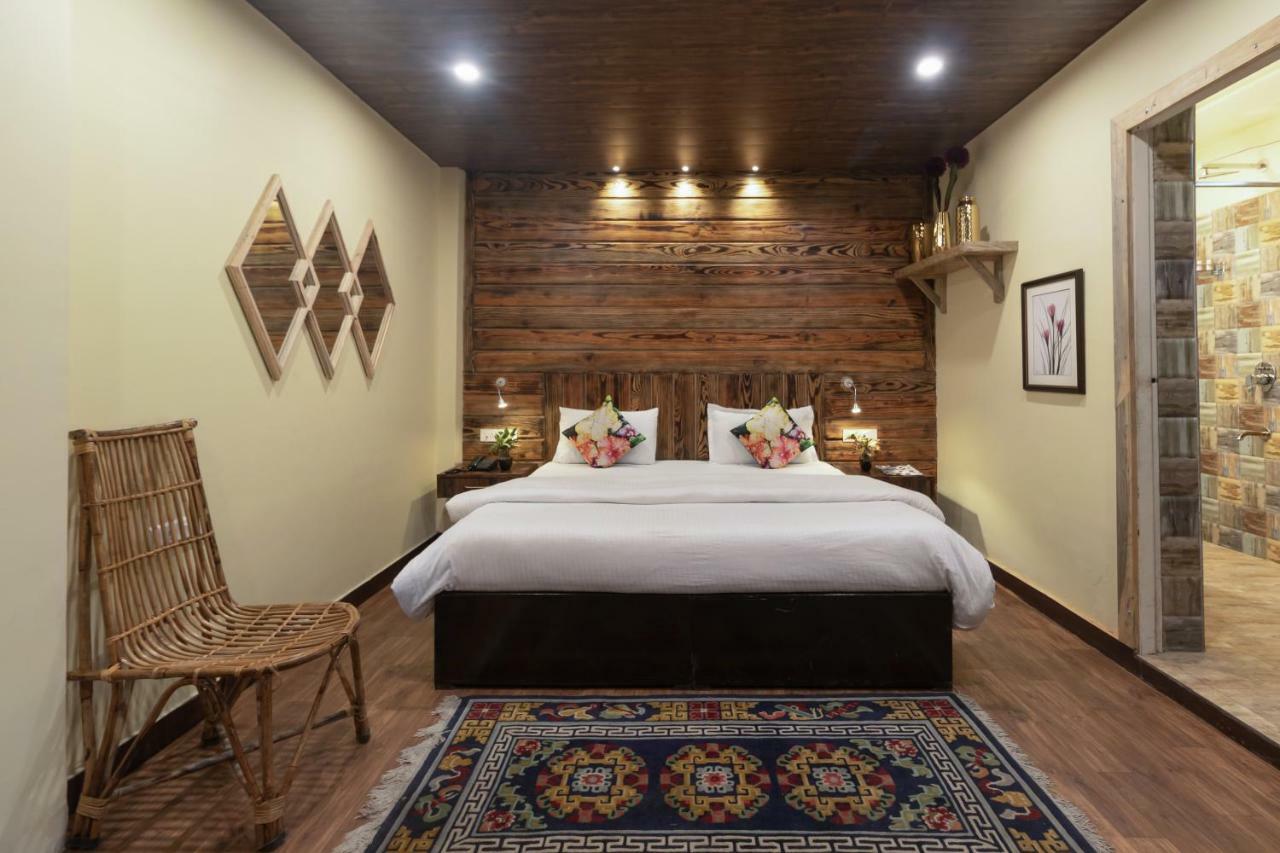 Nirvana Lodge And Lounge Массури Экстерьер фото