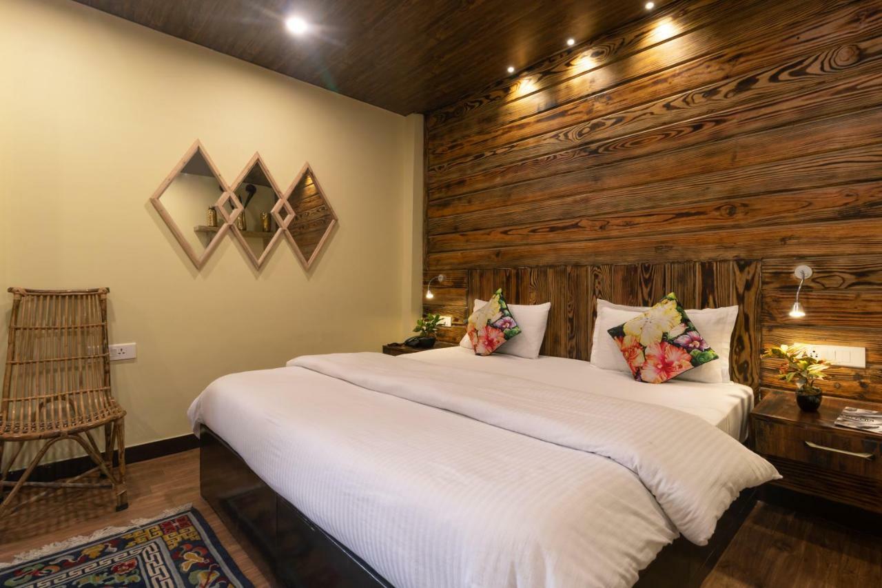 Nirvana Lodge And Lounge Массури Экстерьер фото